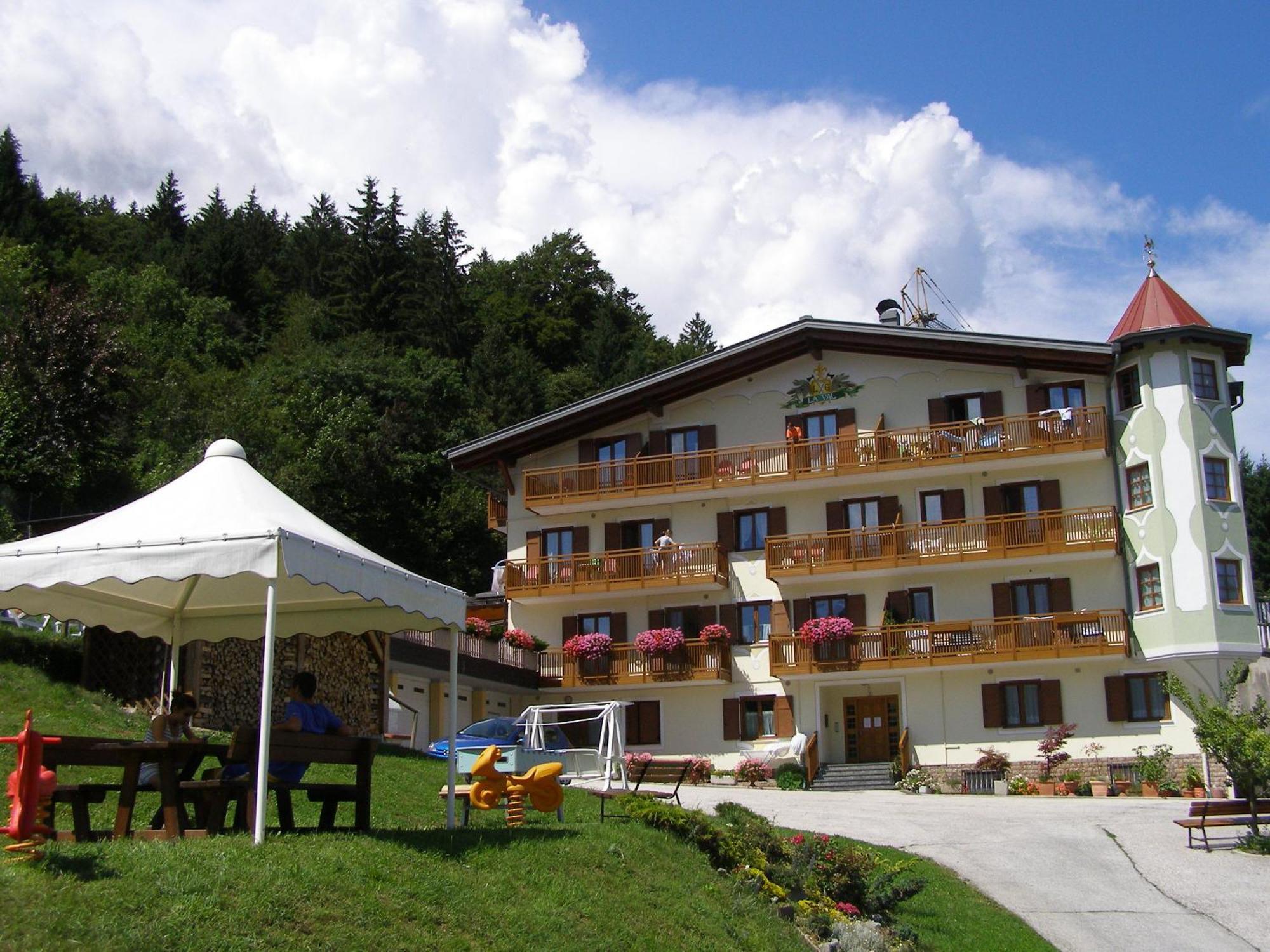 Appartamenti La Val 安达洛 客房 照片